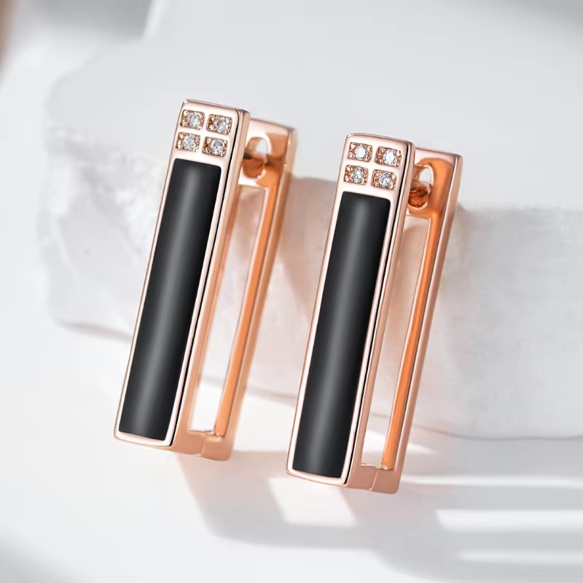 Women's Modern Two-Tone Rectangular Hoop Earrings