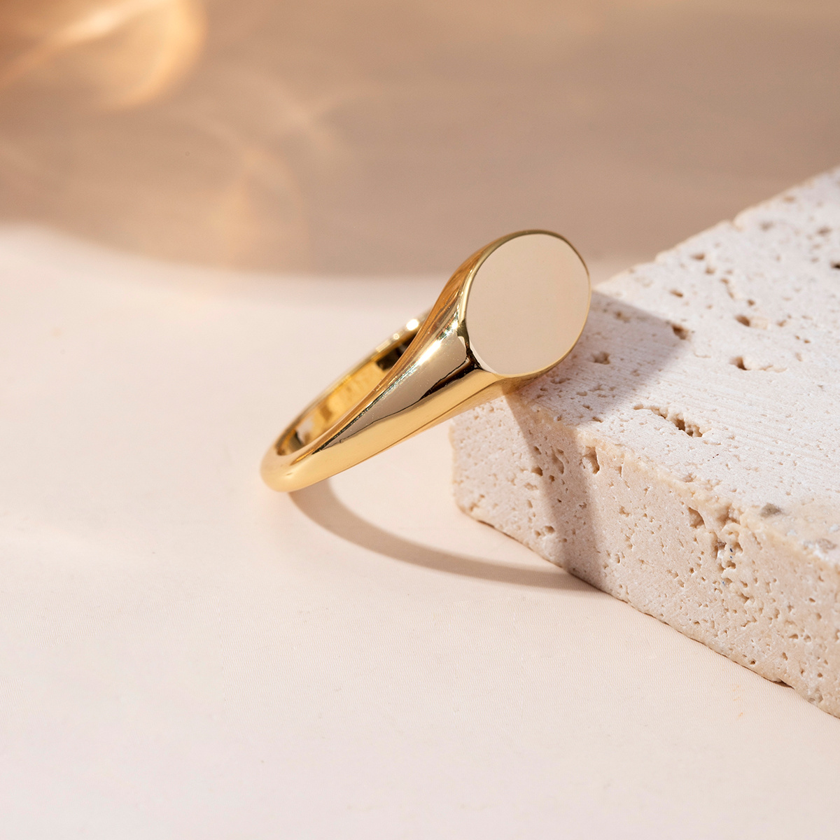 Men's Minimalist Solid-Band Oval Design Ring, Casual Attire