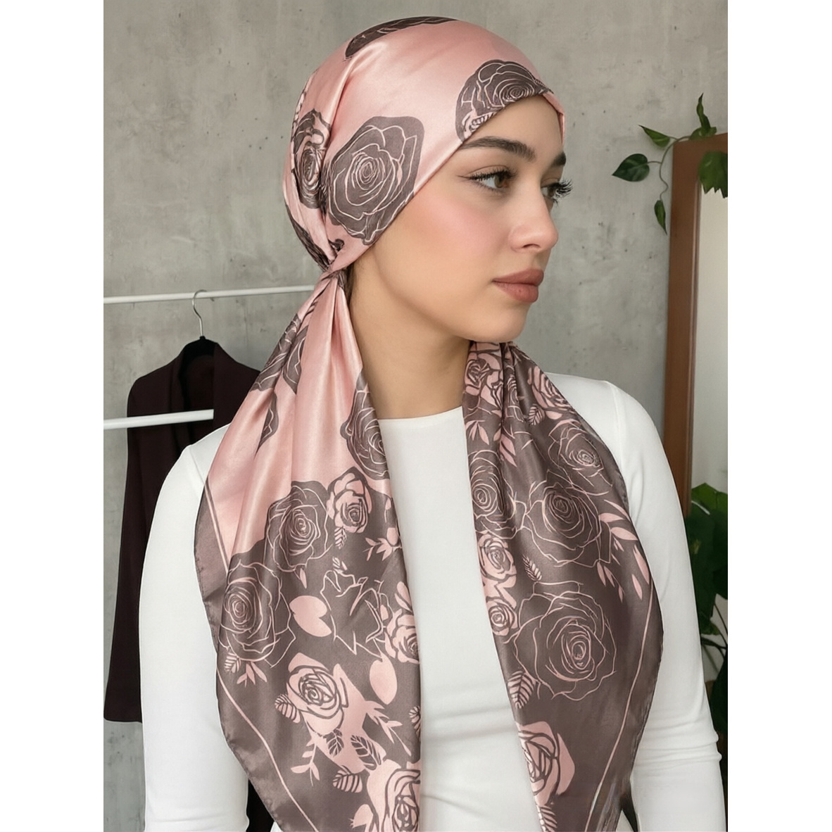 Elastic Dark Rose Floral Headscarf Hat, Comfortable & Stylish