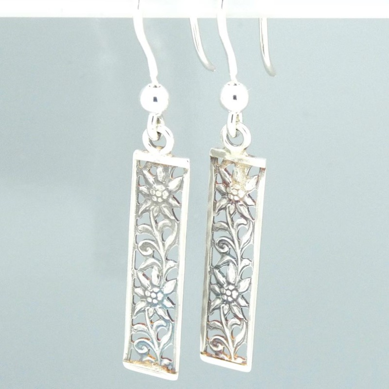 Women's Vintage Rectangular Hollow Dangle Earrings