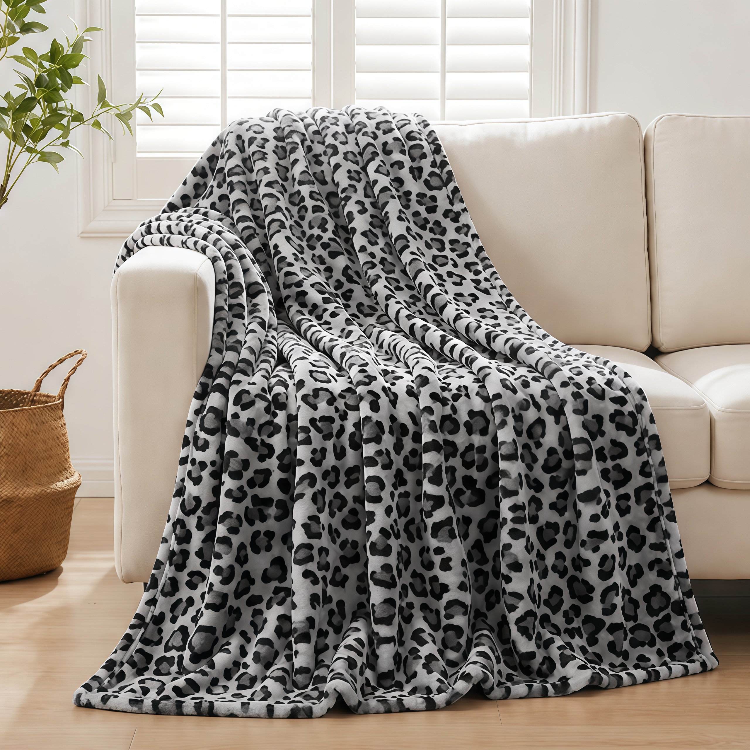 TEMU 1pc Gray Leopard Print Flannel Blanket, Suitable For Sofa, Travel, Bed, And Living Room. 1pc Leopard Print Plush Blanket For Autumn Home Decor,