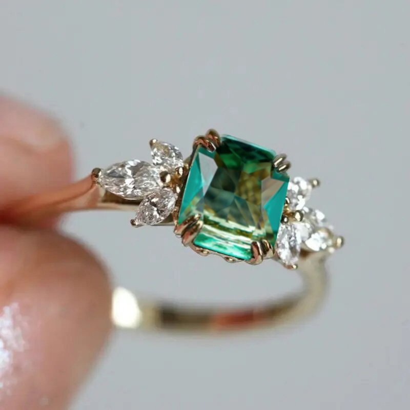 Women's Fashion Luxury Inlay Green Square Shape Synthetic Zircon Ring