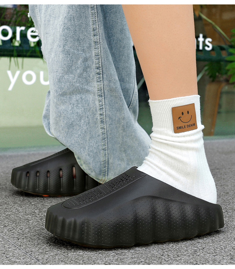 Men'S Summer Outdoor Clogs with a Closed Toe, Casual Beach Footwear in Larger Sizes