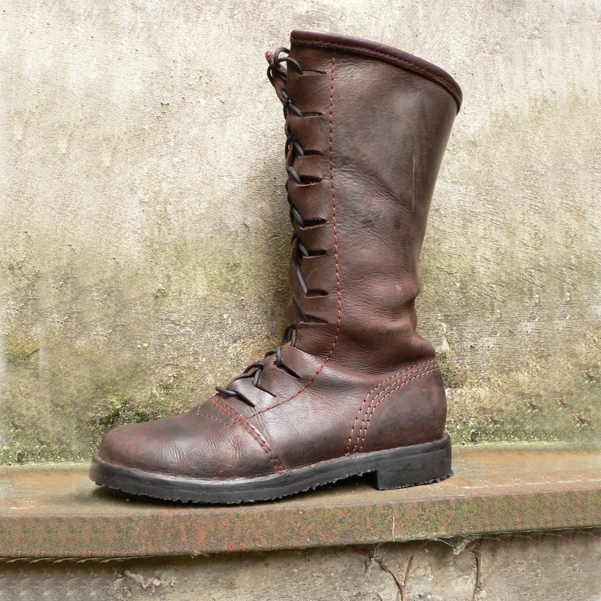 Image of Vintage Distressed Brown Front Cross Lace Mid Calf Boots For Men, Medieval Viking Pirate Boots, Outdoor Daily Halloween Renaissance Larp Cosplay Footwear