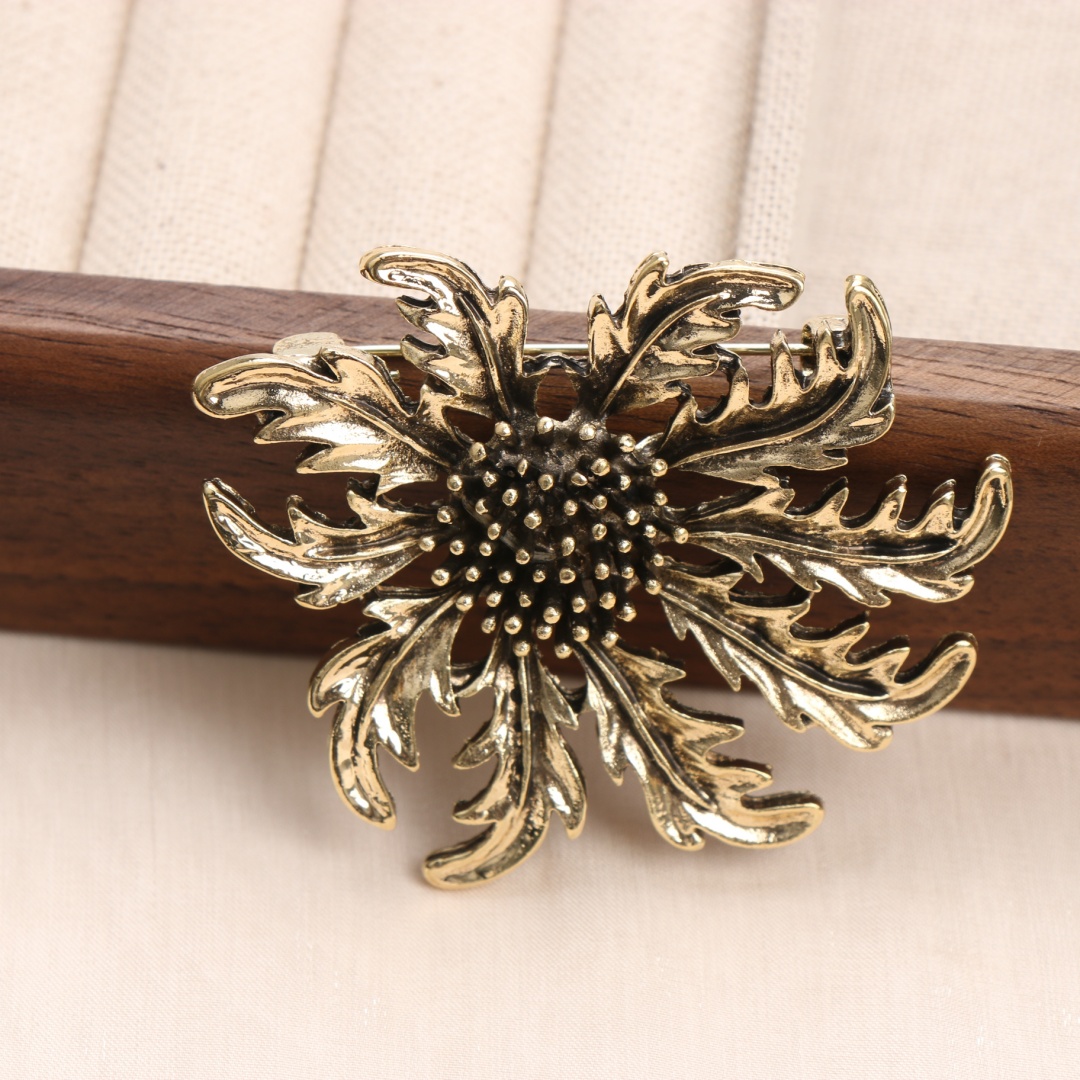 E-shop Luxus Blumen-Design Brosche für Damen Herren, Schmuck Accessoires, Hochzeit, Urlaub, Party, Paargeschenk