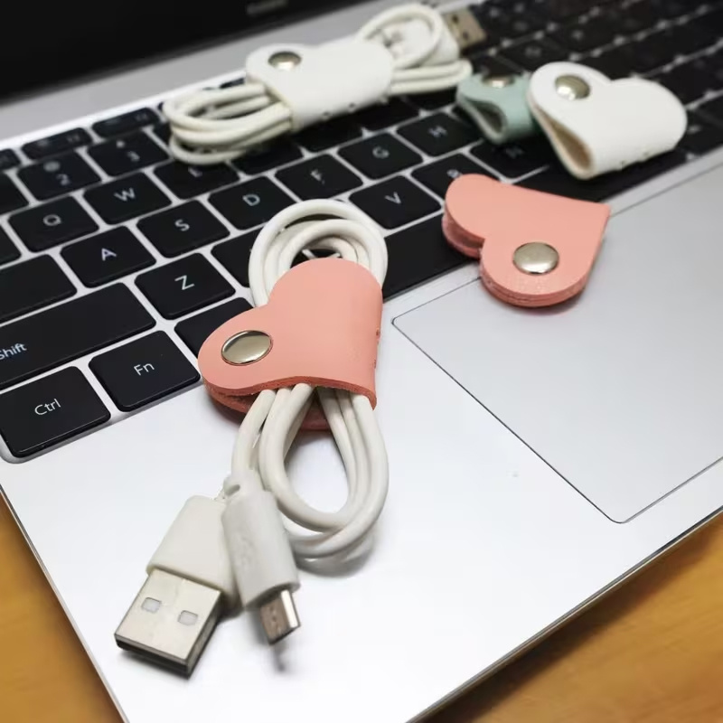 15pcs Heart-Shaped Faux Leather Cable Straps in Random Colors