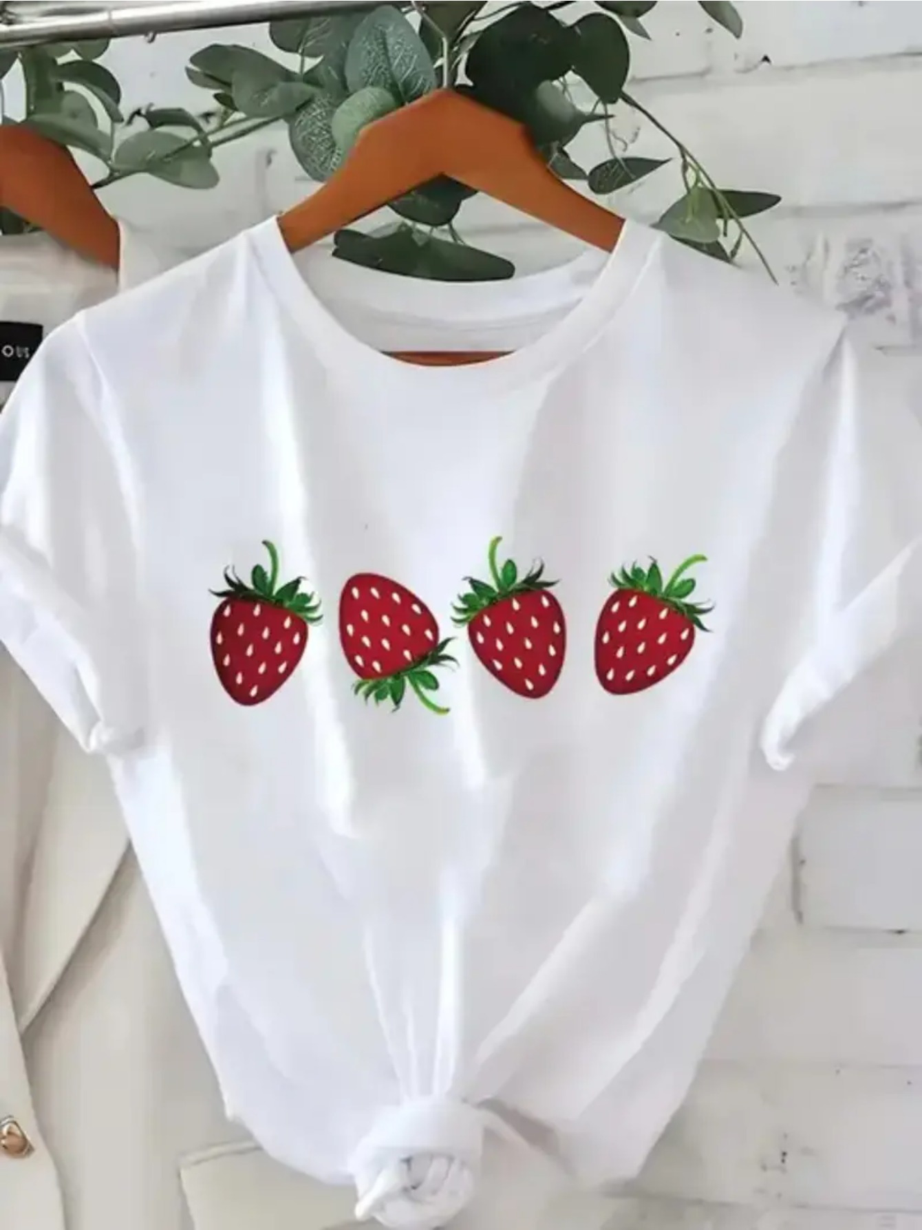 XL 新品 BUMP OF CHICKEN strawberry TEE Amazon.com: Strawberries T-Shirt : Clothing, Shoes & Jewelry