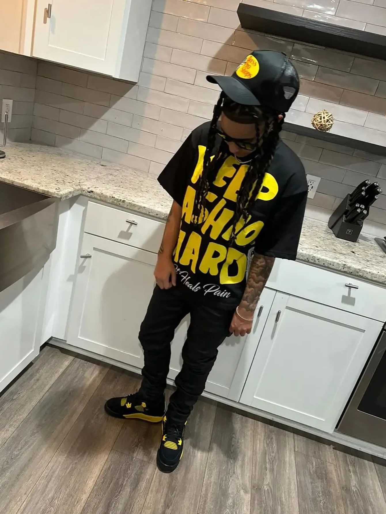 注目ブランド！Kicksers Got'em Tee Black Yellow GOT 'EM Thunder Black – kickstandstore