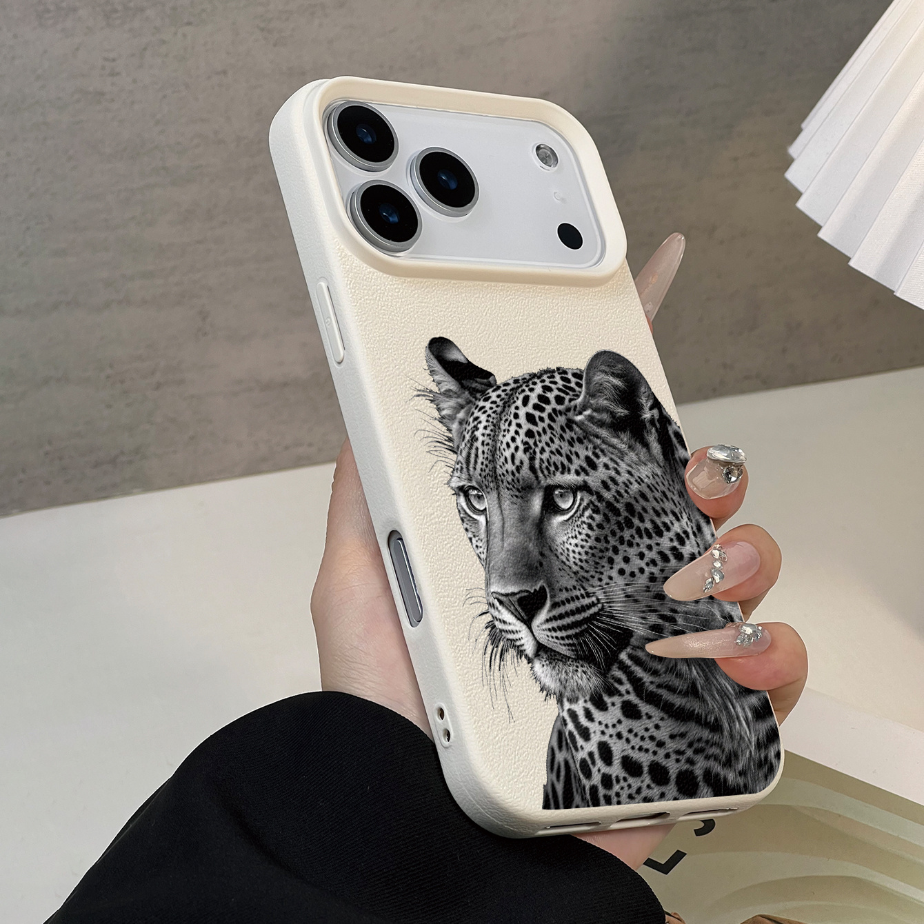 TEMU Phone Case: 1 Black And White Leopard Print Tpu Phone Case For Iphone 17/17pro/17promax/17air/iphone