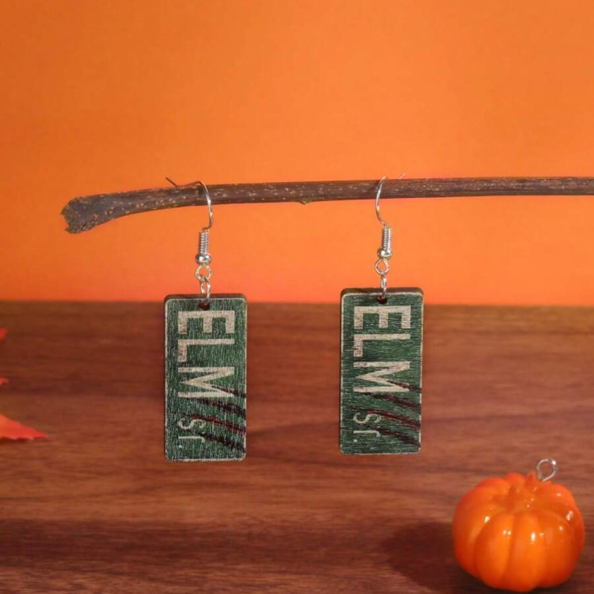TEMU 1 Pair Asymmetrical Wooden Graphic Print Earrings Horror Style Accessories For Halloween