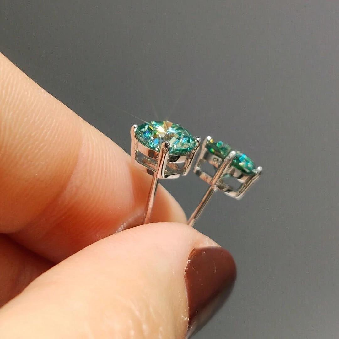 Women's 0.5 Carat Green Moissanite Four-Claw Stud Earrings