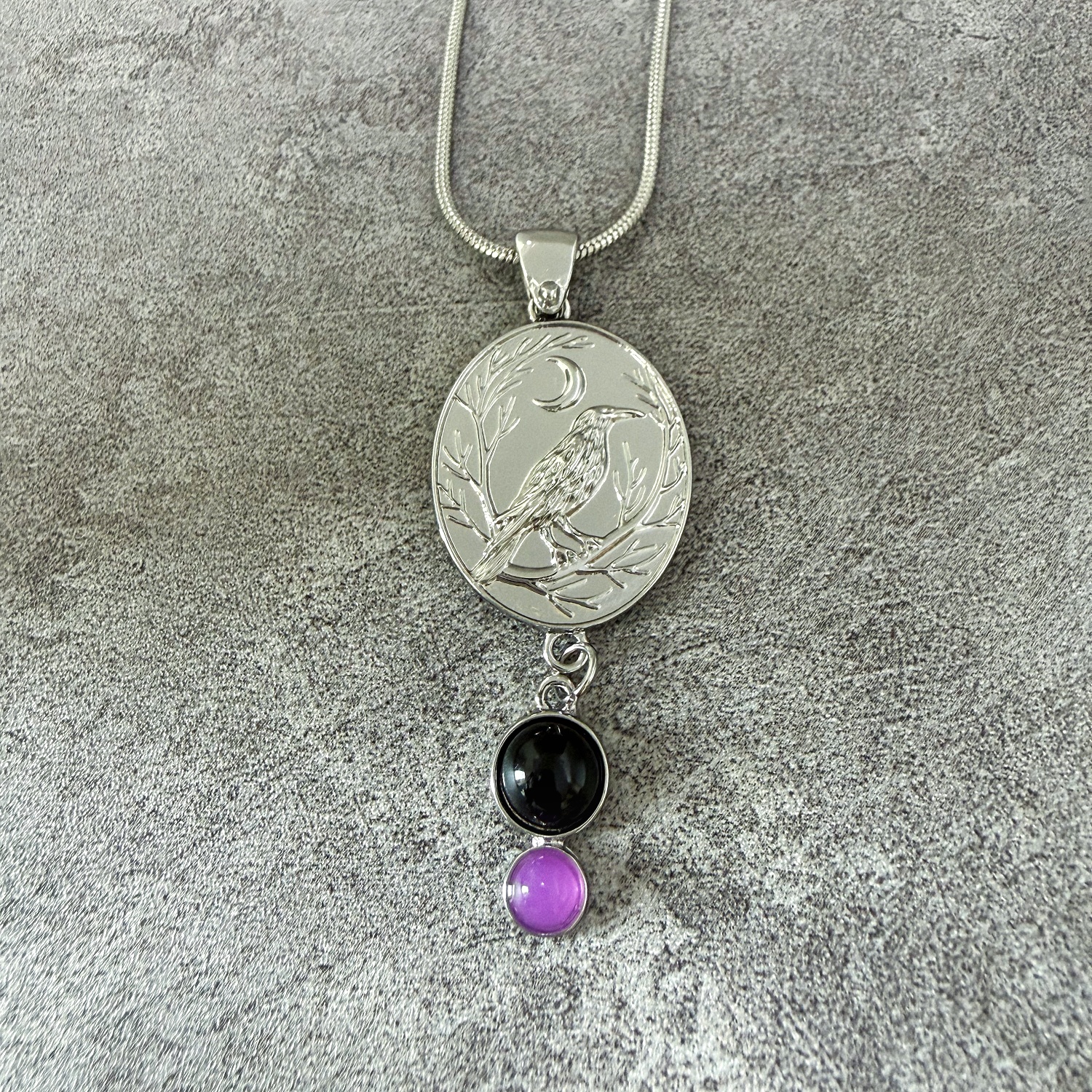 TEMU 1pc Vintage Vintage Vintage Crow Women's Pendant Necklace, Women's Gothic Style Moon Tooth Pendant Clavicle Chain, Purple Synthetic Cubic
