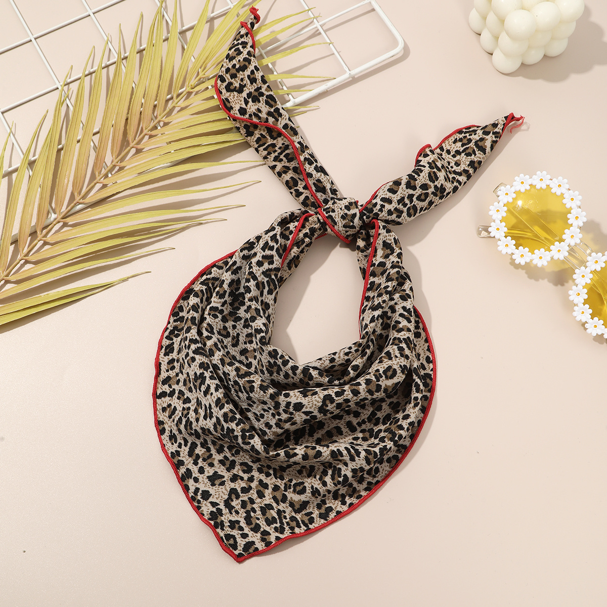 Image of 1pc/autumn And Winter Leopard Print Triangle Scarf, Bohemian Style Small Scarf, Versatile Decorative Scarf For Women, Small Square Scarf, Valentine's Day Gift For Your Girlfriend