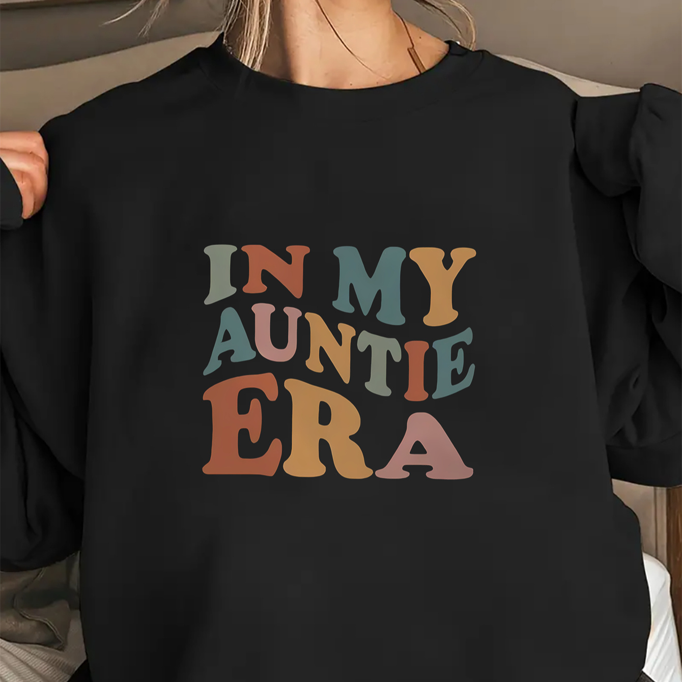 

Women's Casual Sweatshirt With "in My Auntie Era" Print - Soft Polyester, Machine Washable, Knit Fabric, Round Neck, Solid Color