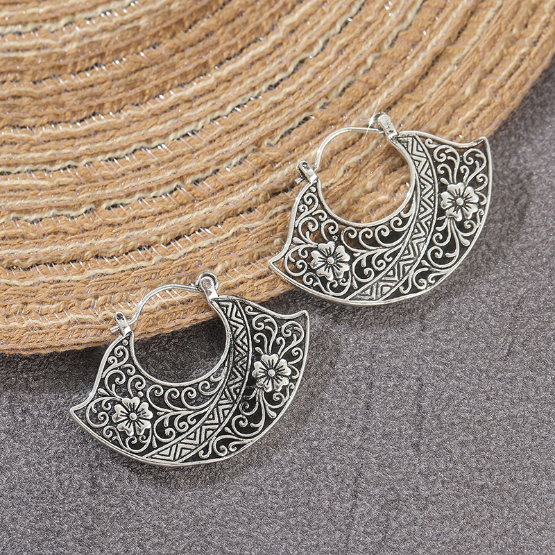 Women's Hand-Carved Bohemian Flower Semi-Circular Earrings