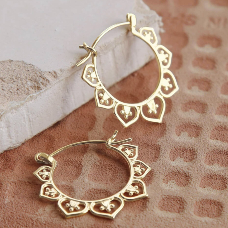 E-shop 1 Paar Damenmode Ohrringe Retro Zarte Einzigartige Hohle Blumen Ohrringe für Frauen Urlaub Freizeit Tägliches Pendeln Böhmischer Stil Ohrringe