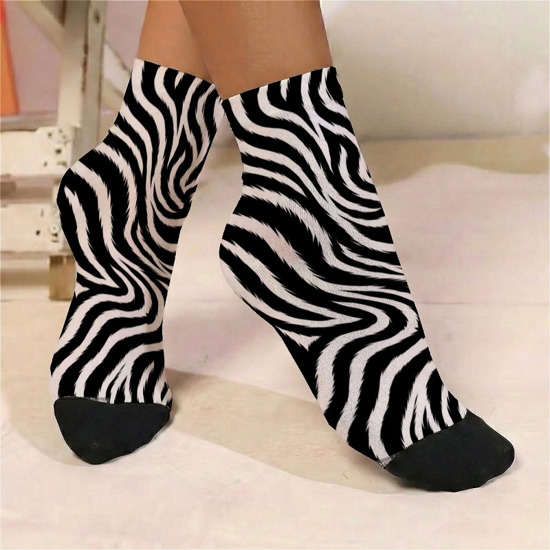 TEMU 1 Paar dünne Damen-Knöchelsocken mit einem natürlichen glatten Zebramuster in abwechselndem Schwarz Weiß, ein neuer modischer vielseitiger Stil,