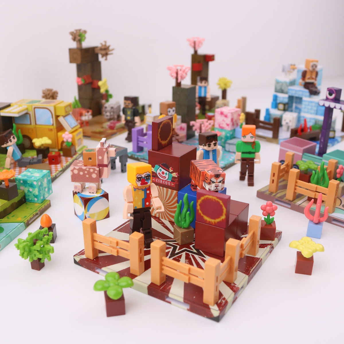 Beast World Scene Magnetic Building Blocks for Creative Play