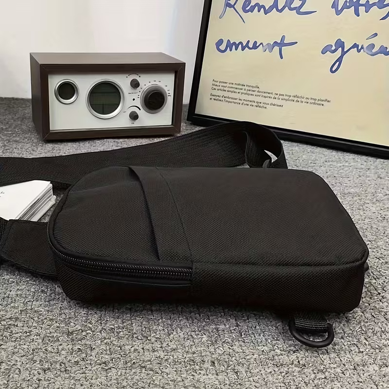 TEMU Sac Bandoulière Réglable pour Homme avec Détails à Franges - Petit Sac à Dos Poitrine Adapté pour les Quotidiens, les Voyages et , Sac à