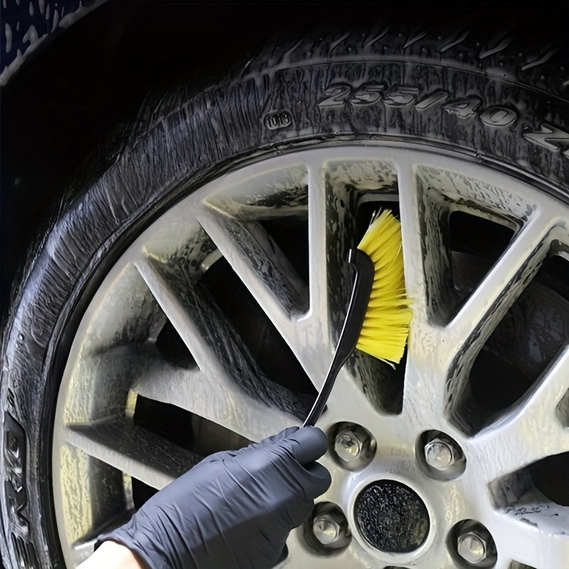 E-shop Einzelne Mehrzweck-Auto-Radbürste, gelbe Borsten-Detailbürste mit schwarzem Griff - Ein unverzichtbares Werkzeug zur Reinigung und Detailpflege,