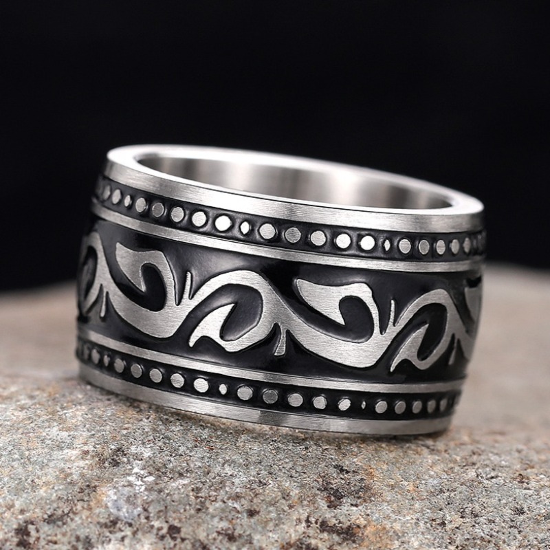 Vintage Ethnic Black Enamel Carved Pattern Ring