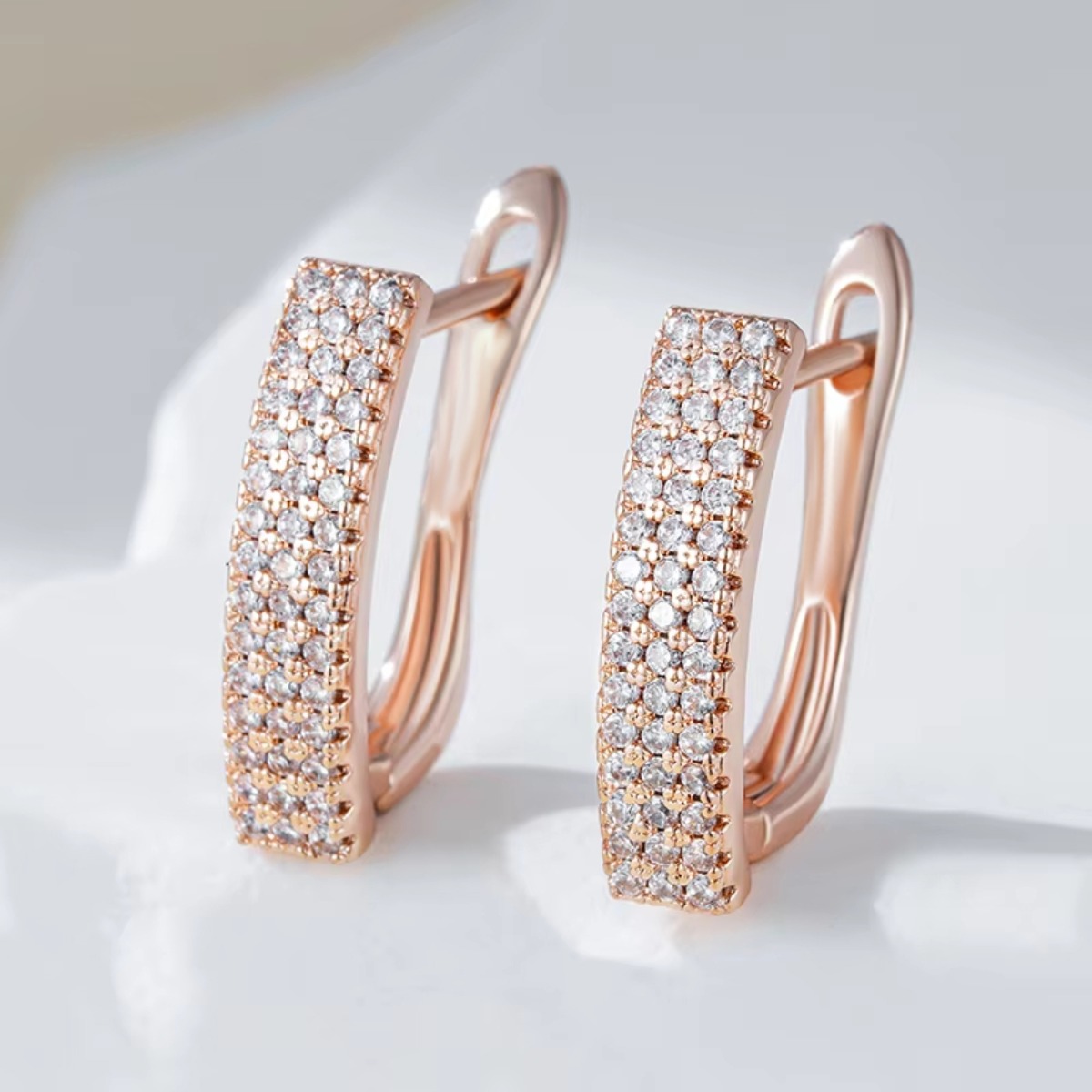 Women's Minimal Glam Rectangular Clip-On Earrings