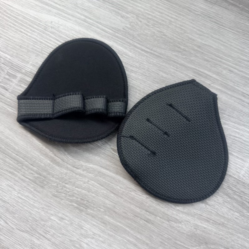 E-shop Ein Paar Unisex-Handschuhe für Fitness, entworfen für Männer und Frauen, mit rutschfesten Griffen und Handgelenkstütze für Workouts,