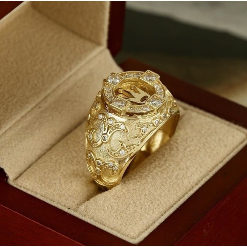 TEMU y lujoso diseño de anillo para hombre exquisitos patrones en relieve adornados con brillantes incrustaciones de circonio sintético . La