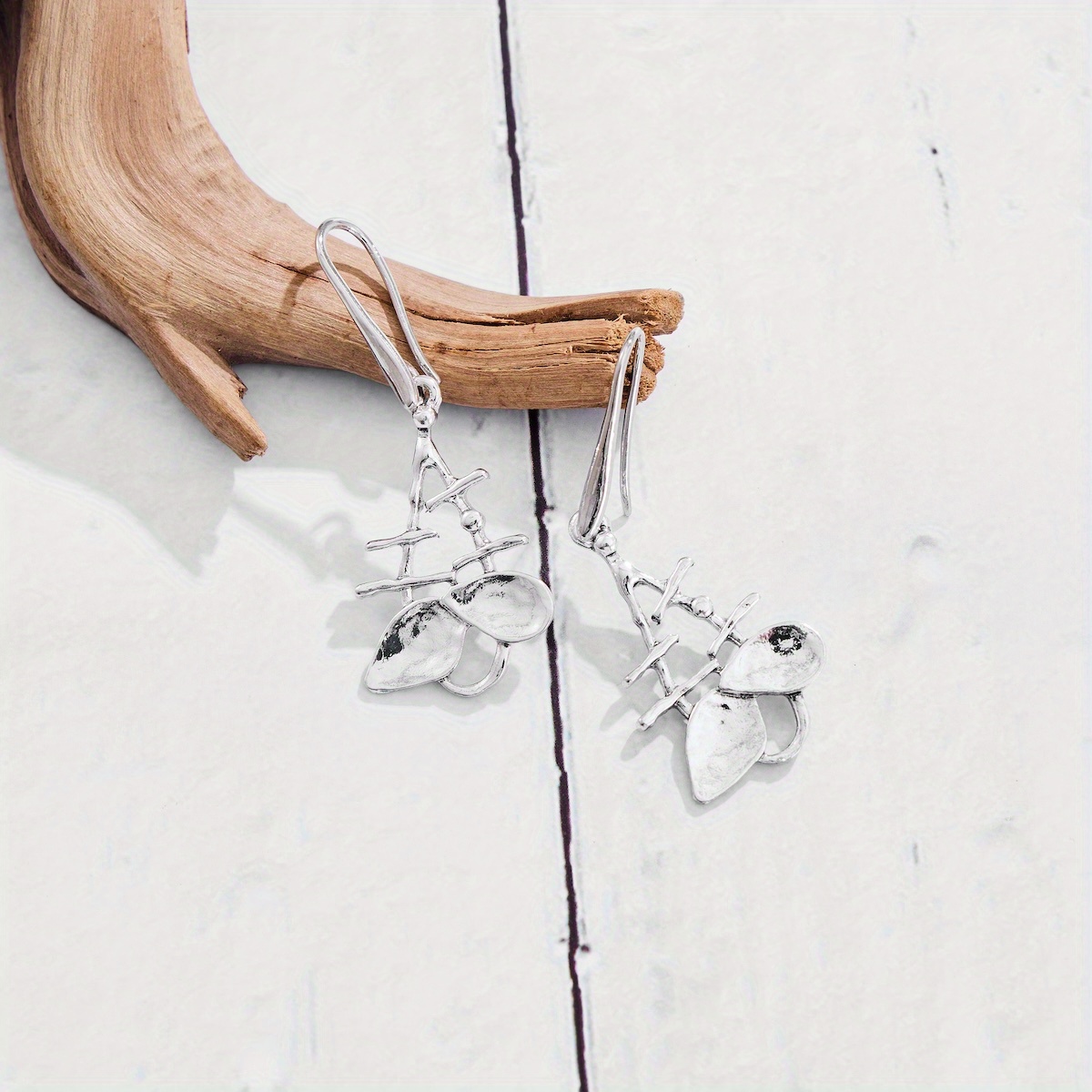 TEMU 1 Par de Aretes Colgantes Forma de y Tira Hueca, Joyería para Uso Diario, Opción para Regalar , Sin Batería