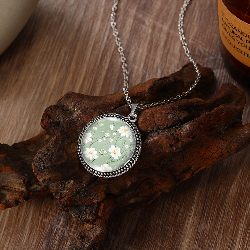 Fashion White Daisy Illustration Pendant Necklace