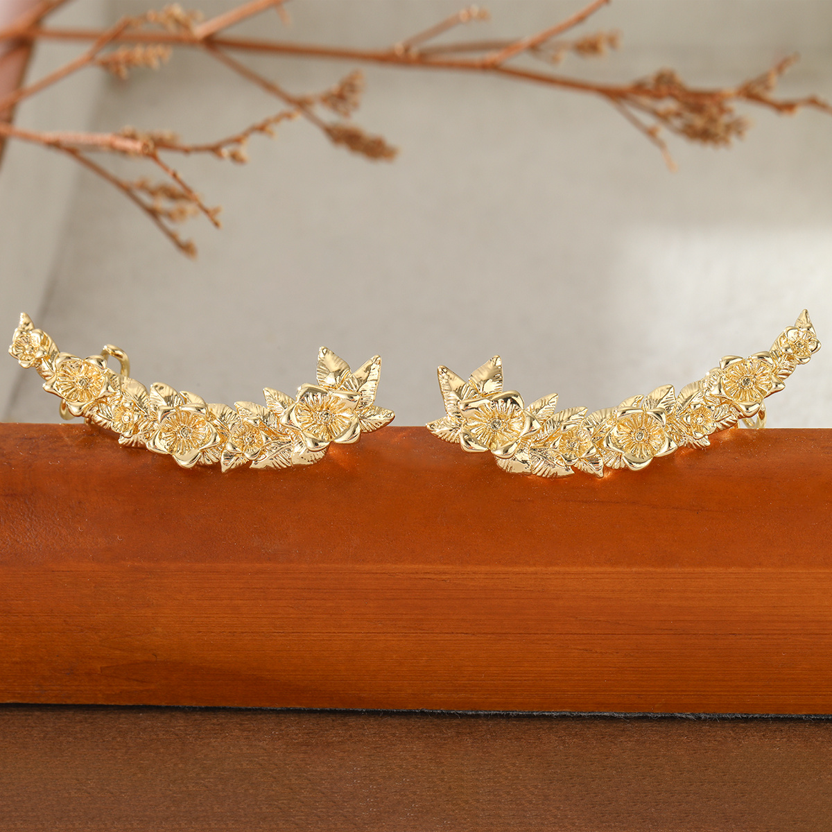 Women's French-Style Palace-Inspired Flower and Leaf Earrings