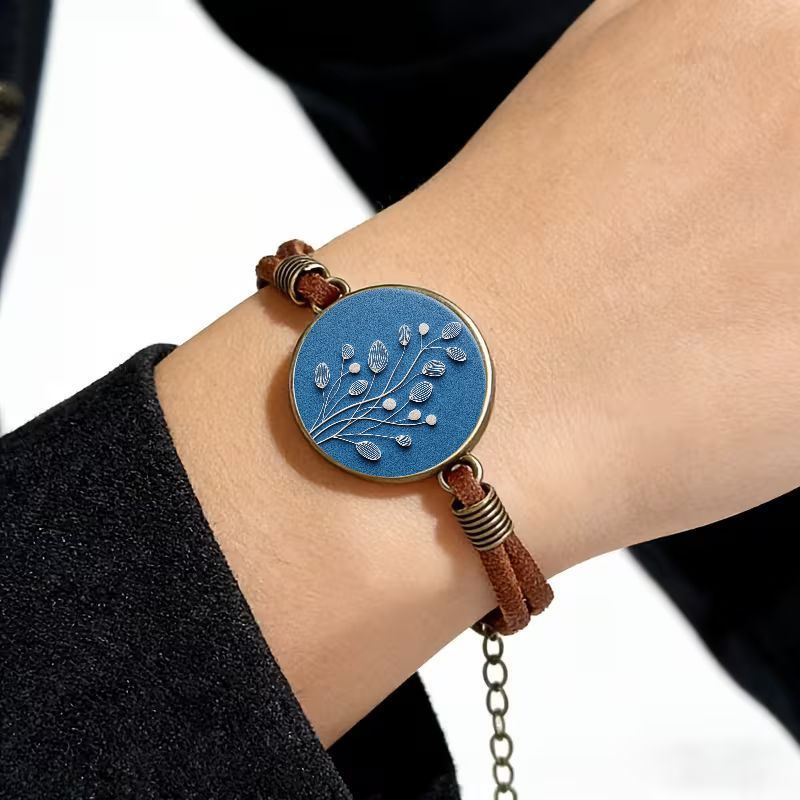 2D Flat Pattern Vintage Bangle Bracelet, Fashion Gift for Friends