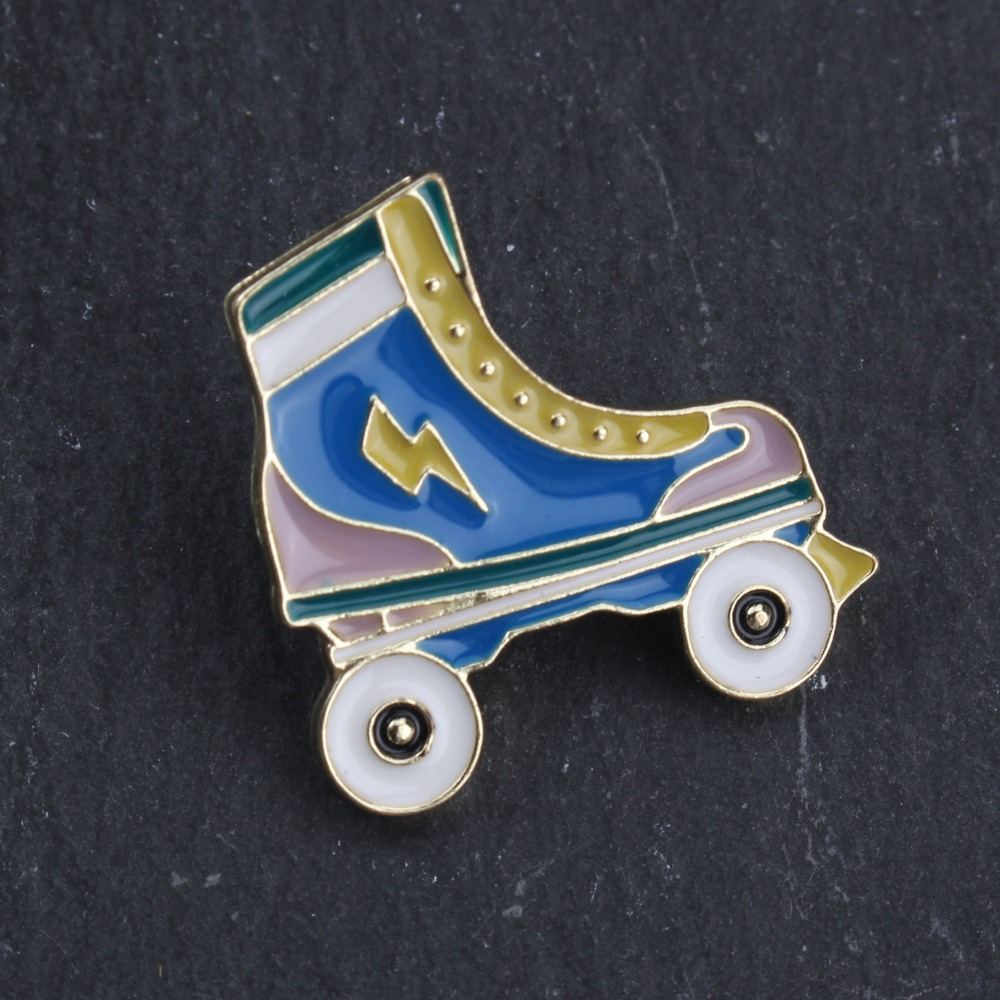 

Enamel Roller Skate Pin, Cute Minimalist Irregular Shaped Brooch, Fun Accessory For Men And Women Party Outfits And Bags