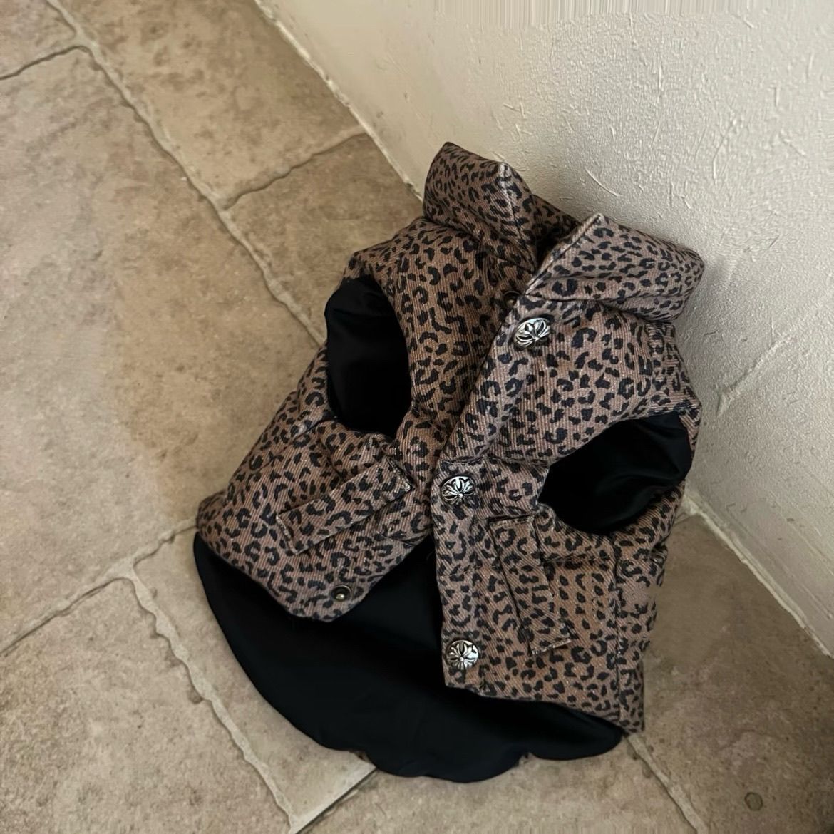 Image of New Autumn And Winter Leopard Print Dog Thickened Sleeveless Vest, Stylish For Small Dogs Like Teddy And Bichon Frise