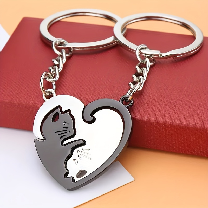 Quirky Heart-shaped Split Keychain Set, Engraved Love Token, Perfect Birthday, Anniversary, Christmas Gift For , Couples, Soulmates