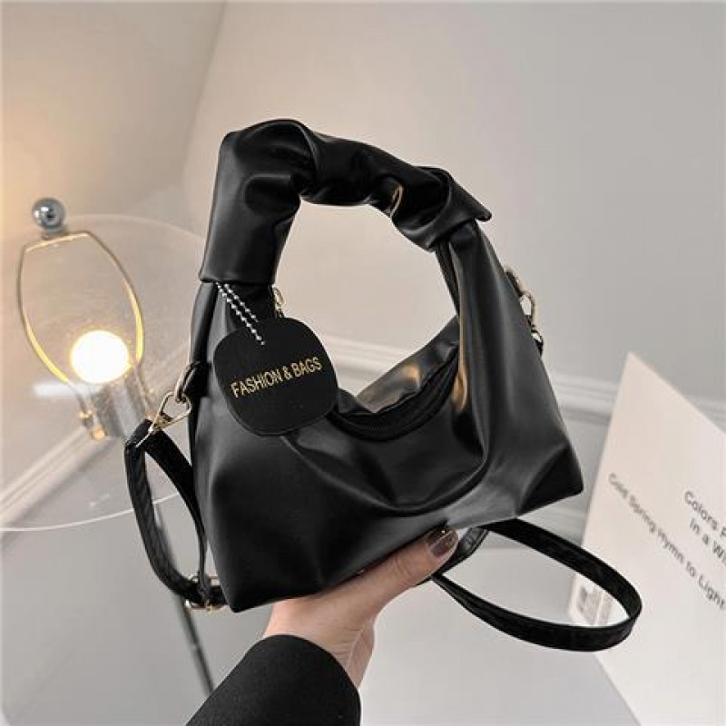 Image of High-end Handbag For Spring And Summer 2025, Fashionable Shoulder Bag, Multifunctional Popular Women's Handbag, Crossbody Bag, Detachable Shoulder Strap, Multifunctional Fashion Handbag