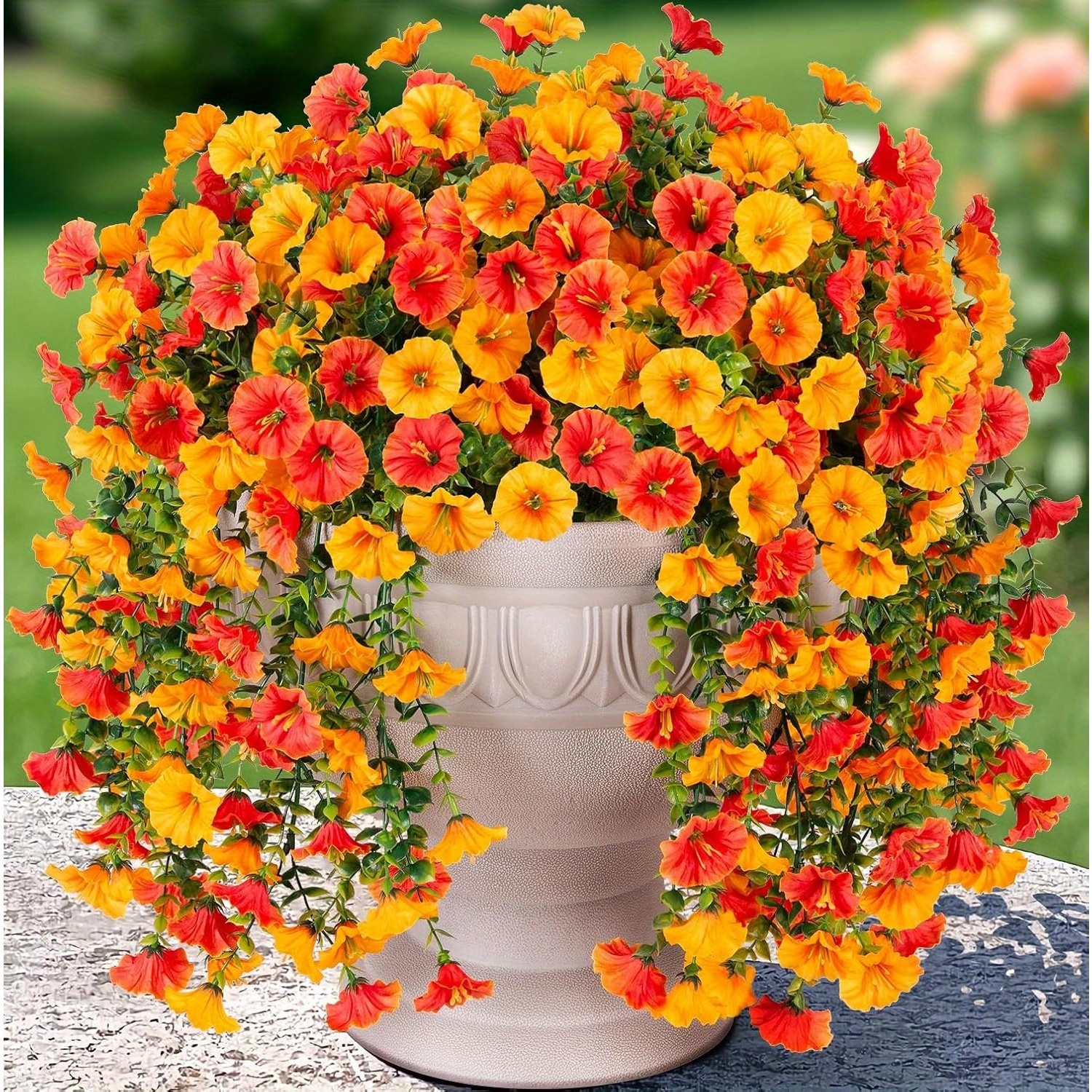Knstliche Hngepflanzen fr Auendekoration, Set aus 2 knstlichen  Prunkwinde und Eukalyptus  UV-bestndige realistische Rankenwanddekoration  fr Terrasse, Balkon oder Innenraumgarten in Orange