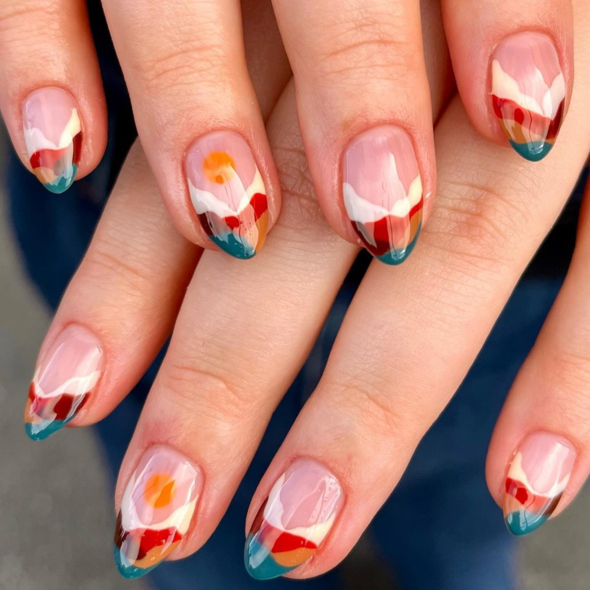 48pcs Short Round Wearable Fake Nails Compatible For Women - Short Almond Shape Sunset Gradient Matte Nail Art With Warm // Tones, Application For Halloween Party & Daily Wear (machine Nails)