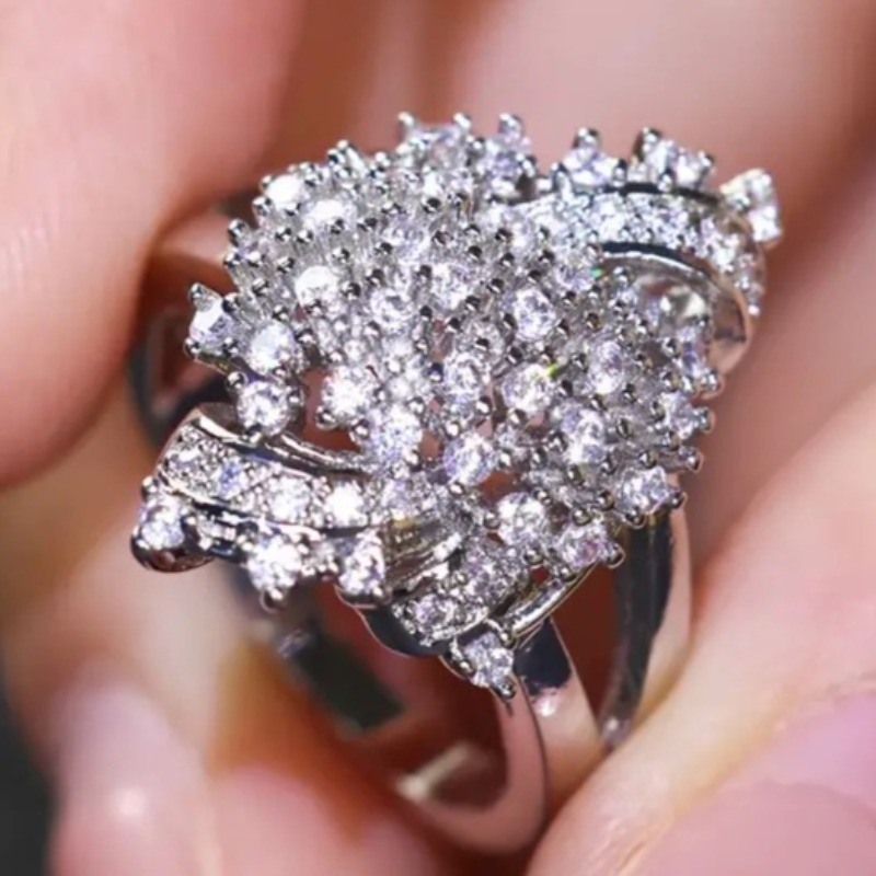 Women's Luxury Synthetic Zirconia Cluster Floral Ring