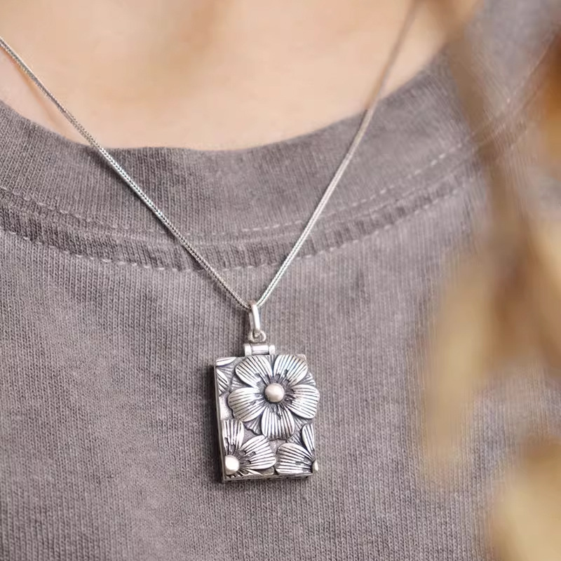 TEMU ヴィンテージ 桜 中空ペンダント レディーレス ペンダントとして開閉可能 デー、クリスマスのギフトに 普段使い、パーティー、休暇、その他の機会に最適