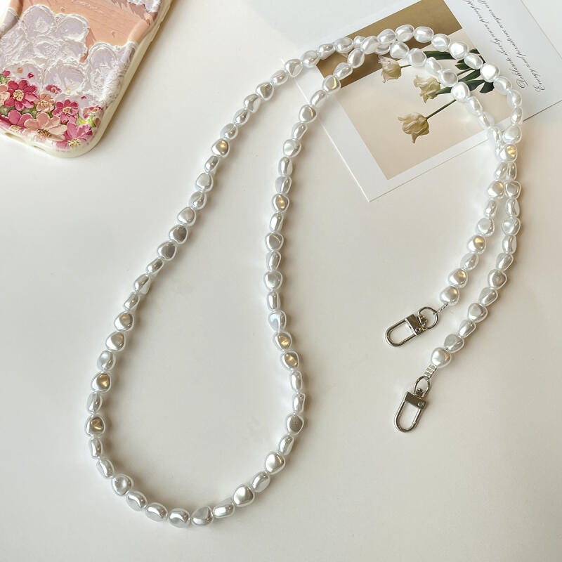 E-shop 120cm Handy-Lanyard für Damen – Lange Crossbody-Handyhalterung mit Perlenkette – Weiße Barockperlenkette – -Verlust-Trageschlaufe mit Clip