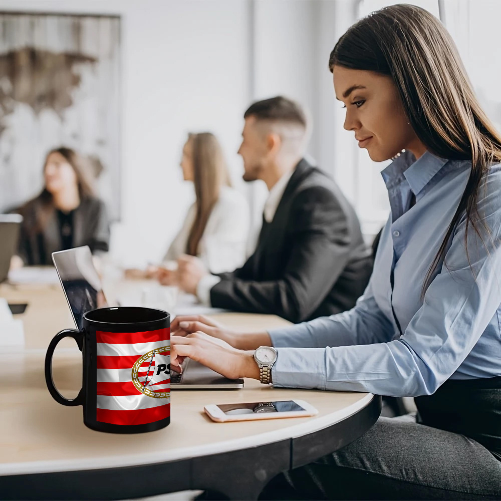 1pc 11oz PSV Logo Keramische Mok - Duurzame Beker voor Heet & Koud Drankje, Zwart met Rode & Witte Strepen, Gouden Cirkel Ontwerp - Ideaal voor Kantoor, Thuis, en Cadeau