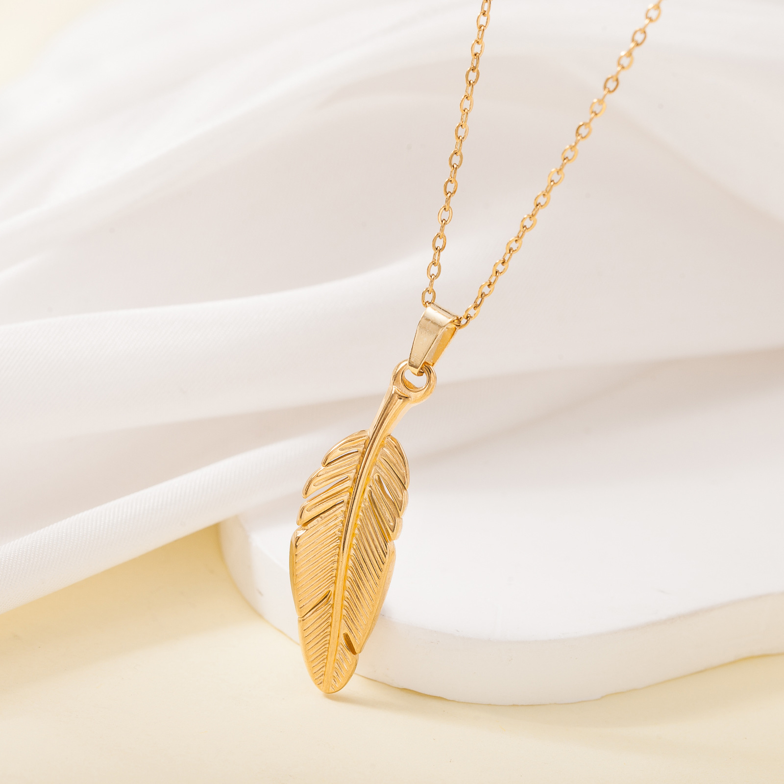 Women's Exquisite Feather Design 18K Gold Plated Necklace