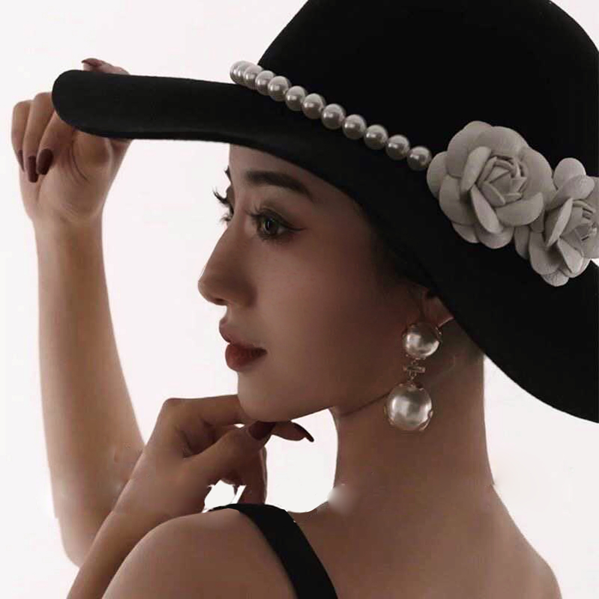 Elegant Black Women\'s Hat with Pearl Accent Nicky Bigs Novelties Womens Mini Top Hat Pearl Headband  main image 3