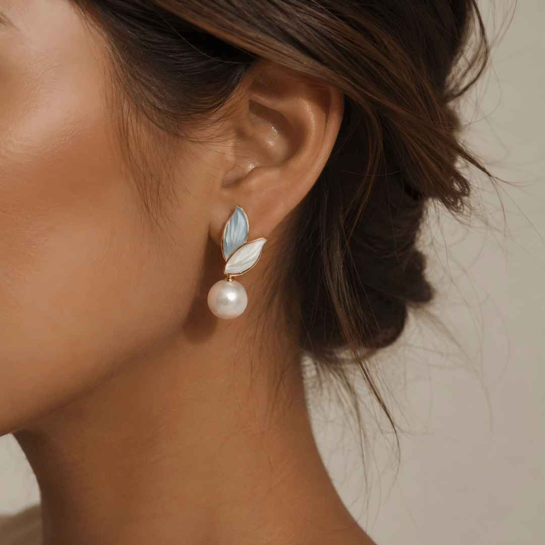 Image of 1 Pair Women's Retro Fashion Gentle Elegant Leaf Artificial Pearl Drop Earrings Daily Vacation Party Wear