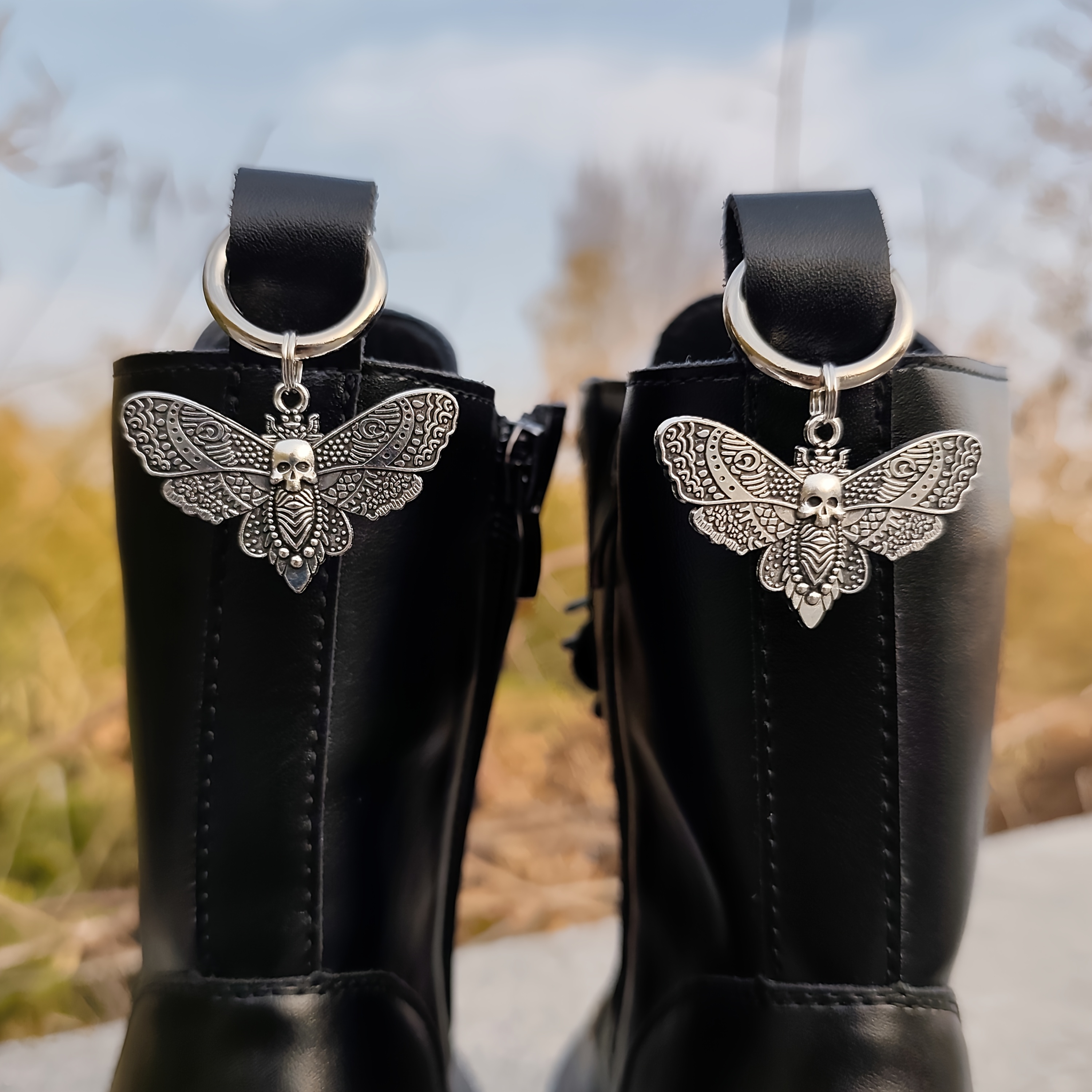 2pcs Set Of Moth Boot Charms - Street Style Moth Pendant Shoe Decorations, Cool Additions, Individual Shoe Decoration Additions, Combining Decoration And Fun
