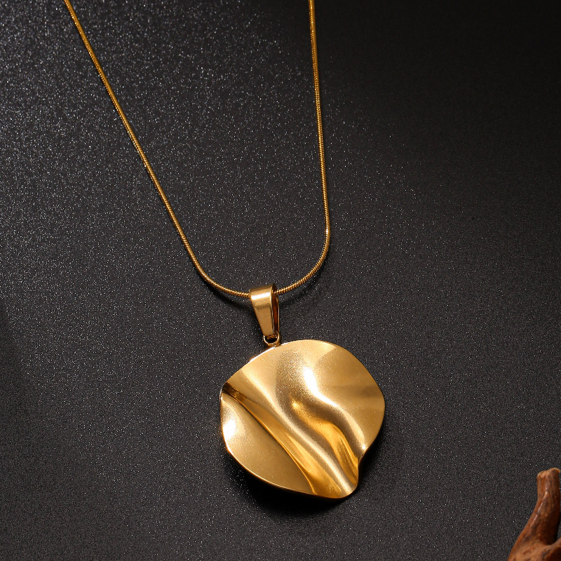 Image of 1pc Women's Fashion Necklace With Irregular Textured Design, Stainless Steel Material, Suitable For Daily And Vacation Wear