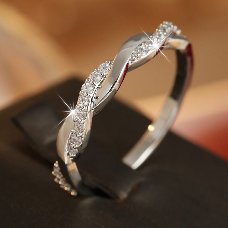 Women's Minimalist Twisted Rope Synthetic Zirconia Ring, Wedding