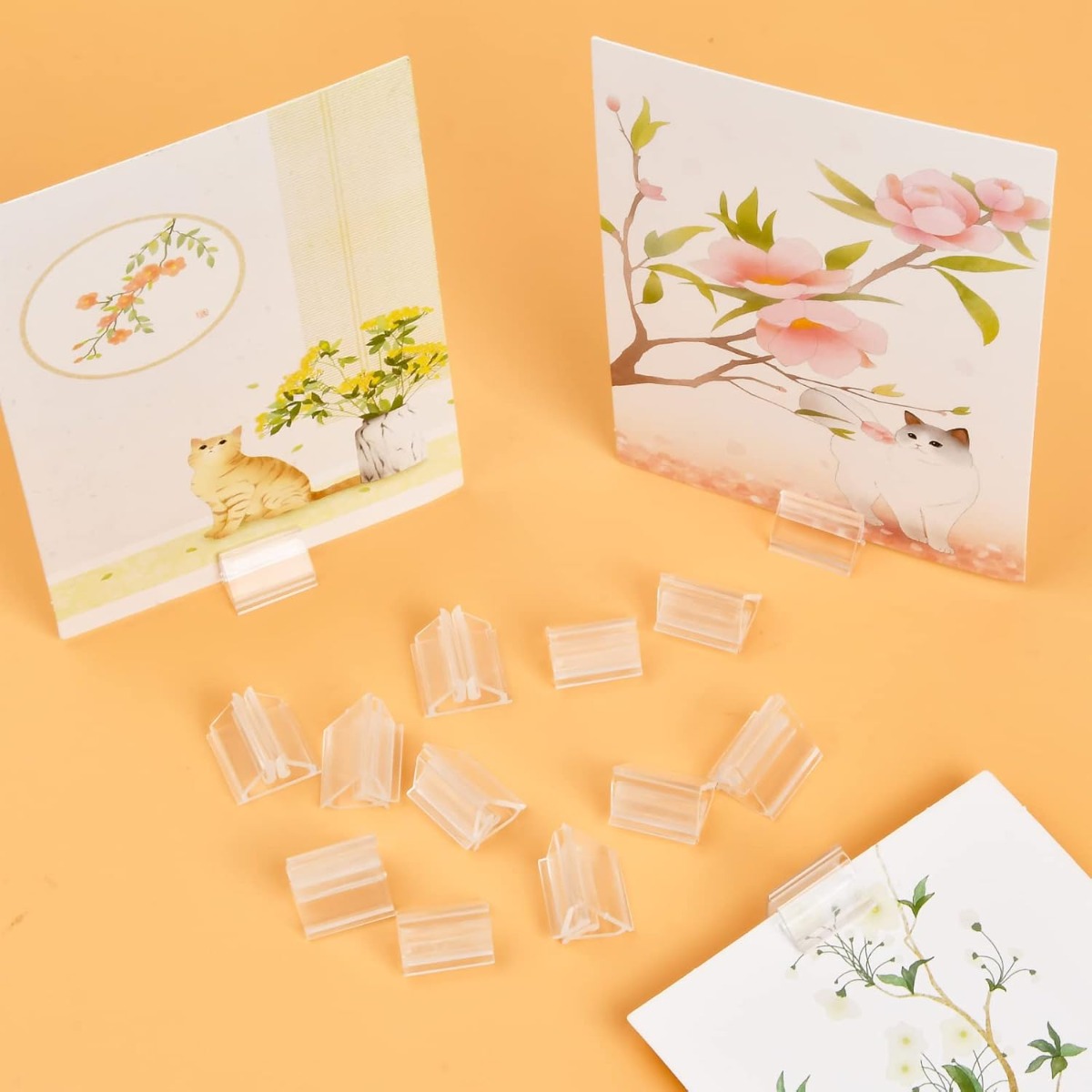 100pcs of Plastic Card Holders, Suitable for Games, Transparent Card Stands, Small Card Clips, Board Game Additions, Ideal Triangular Card Holders for Kids in Offices And Schools