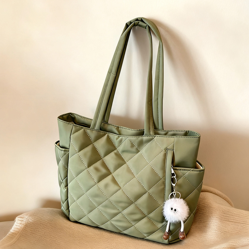 TEMU Bolso de para mujer, con patrones acolchados estampados, dobles en la parte superior y accesorios colgantes. bolso de estilo estudiante es